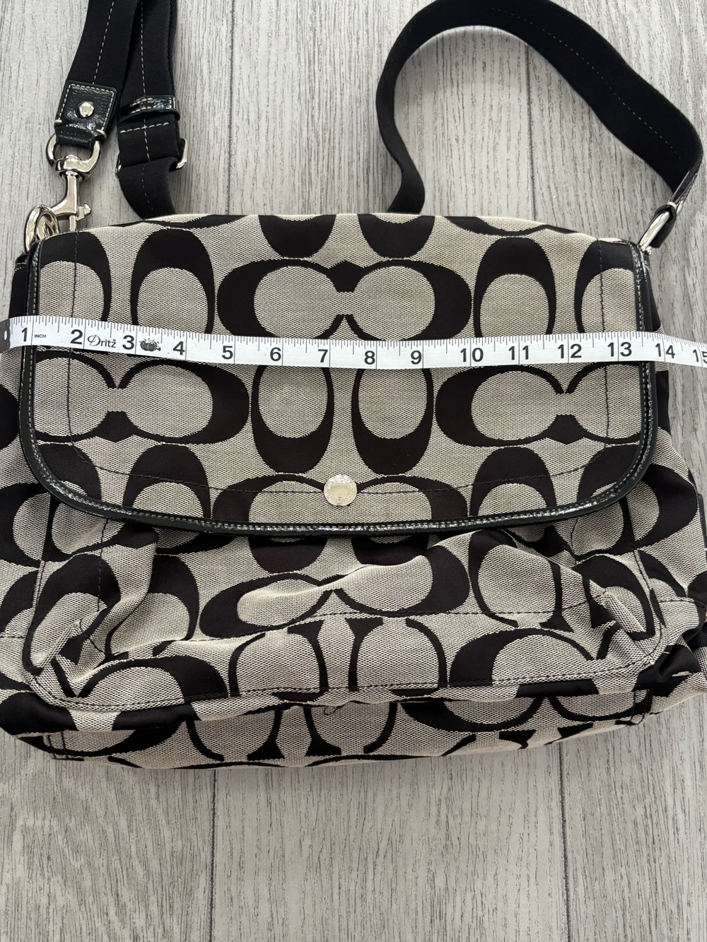 Coach messenger bag in black jacquard. EUC. - Picture 10 of 13